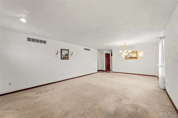 $230,000 | 725 Lone Oak Street, St. Libory, IL 62282