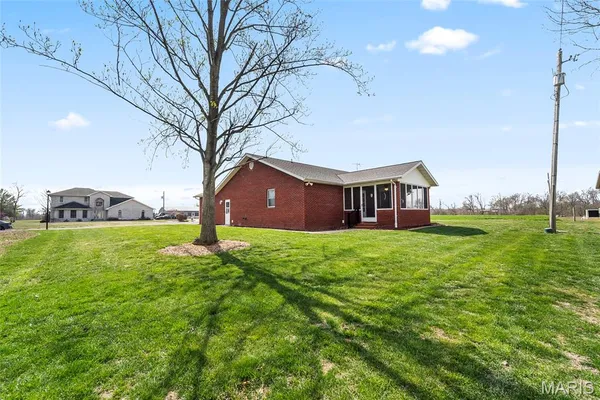 $230,000 | 725 Lone Oak Street, St. Libory, IL 62282