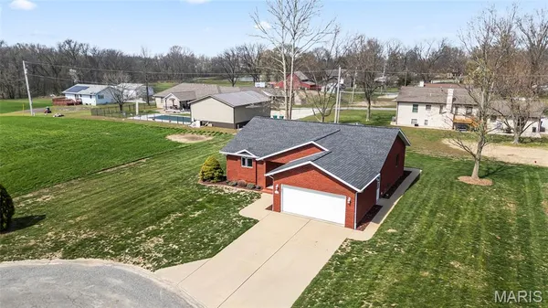 $230,000 | 725 Lone Oak Street, St. Libory, IL 62282