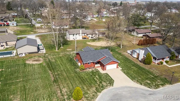 $230,000 | 725 Lone Oak Street, St. Libory, IL 62282