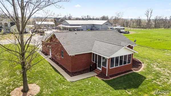 $230,000 | 725 Lone Oak Street, St. Libory, IL 62282