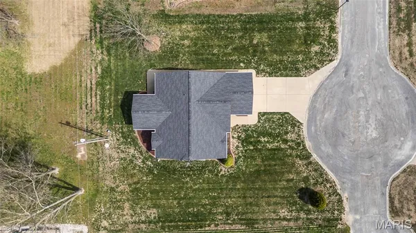 $230,000 | 725 Lone Oak Street, St. Libory, IL 62282