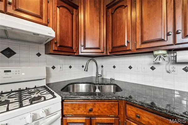 $230,000 | 725 Lone Oak Street, St. Libory, IL 62282