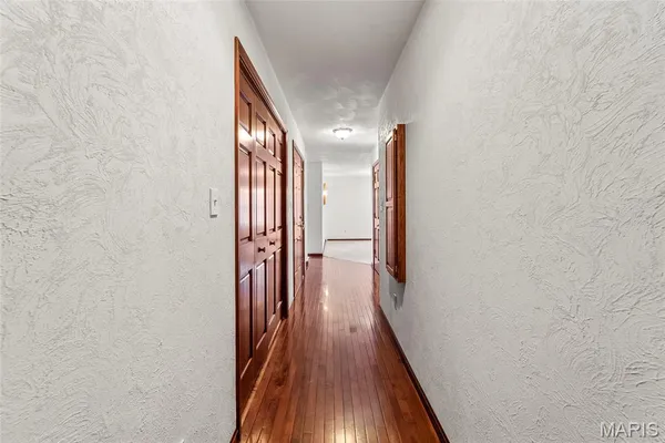 $230,000 | 725 Lone Oak Street, St. Libory, IL 62282