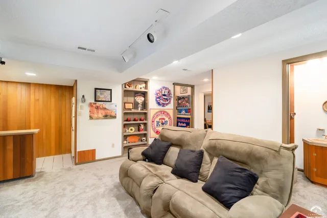 $719,900 | 1321 Raintree Place, Lawrence, KS 66044