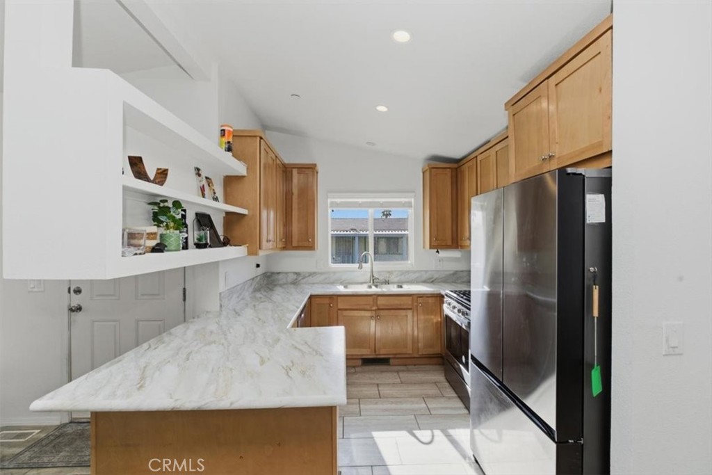 17640 Corkill Road, Unit 36 Desert Hot Springs, CA 92241 - Photo 4 of 33