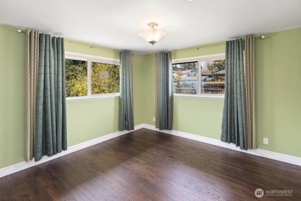 226 Bridgeway Everett, WA 98201 - Photo 14 of 28