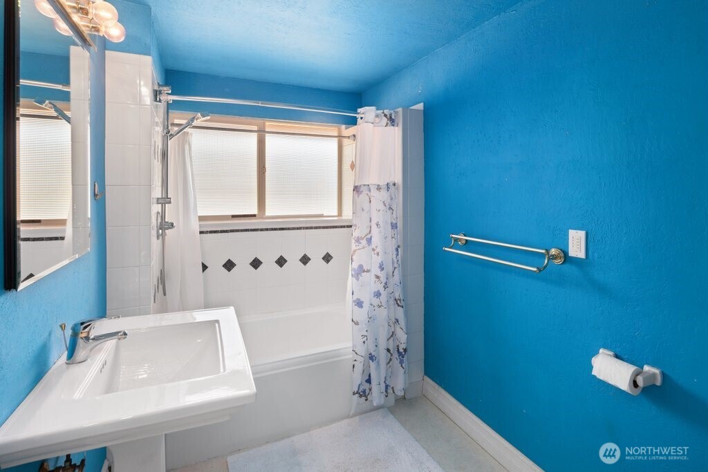 226 Bridgeway Everett, WA 98201 - Photo 17 of 28