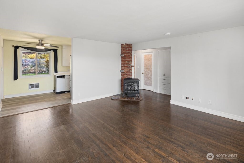 226 Bridgeway Everett, WA 98201 - Photo 8 of 28