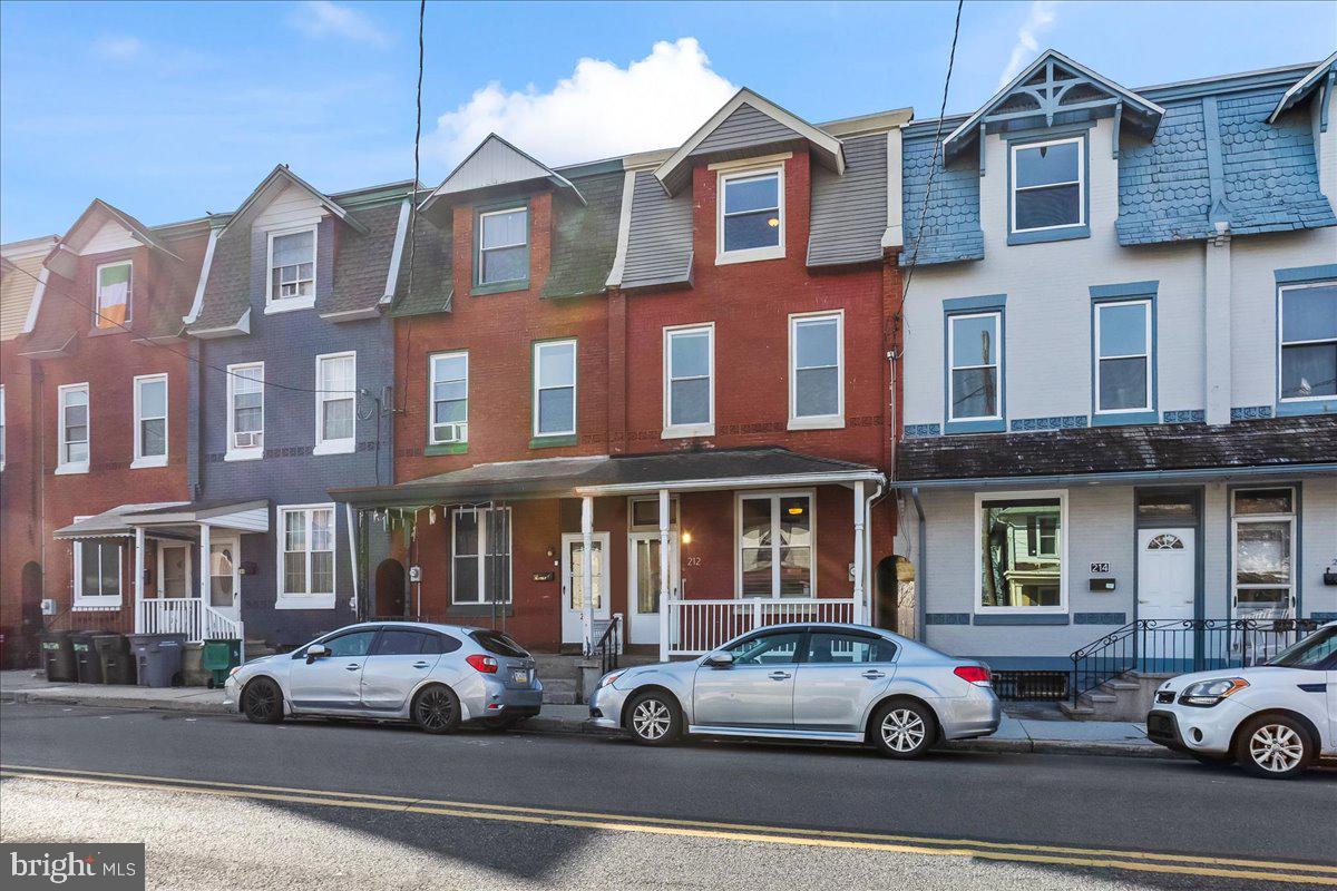 212 Chestnut Street Lebanon, PA 17042 - Photo 2 of 41