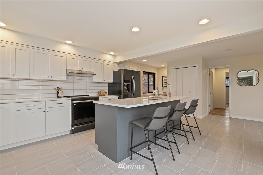 4058 Southwest Donovan Street Seattle, WA 98136 - Photo 17 of 40 Gallery Image 17