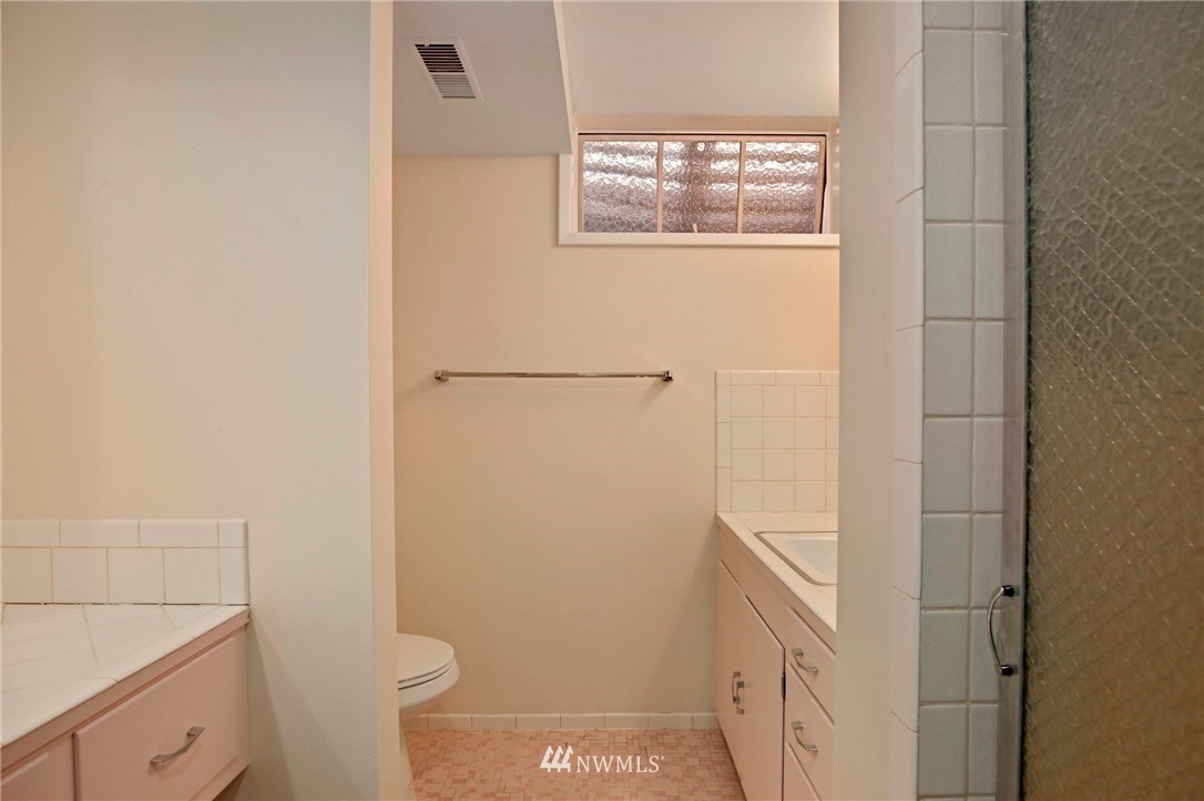 4058 Southwest Donovan Street Seattle, WA 98136 - Photo 27 of 40 Gallery Image 27