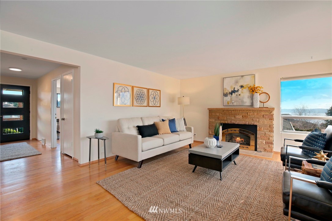 4058 Southwest Donovan Street Seattle, WA 98136 - Photo 5 of 40 Gallery Image 5