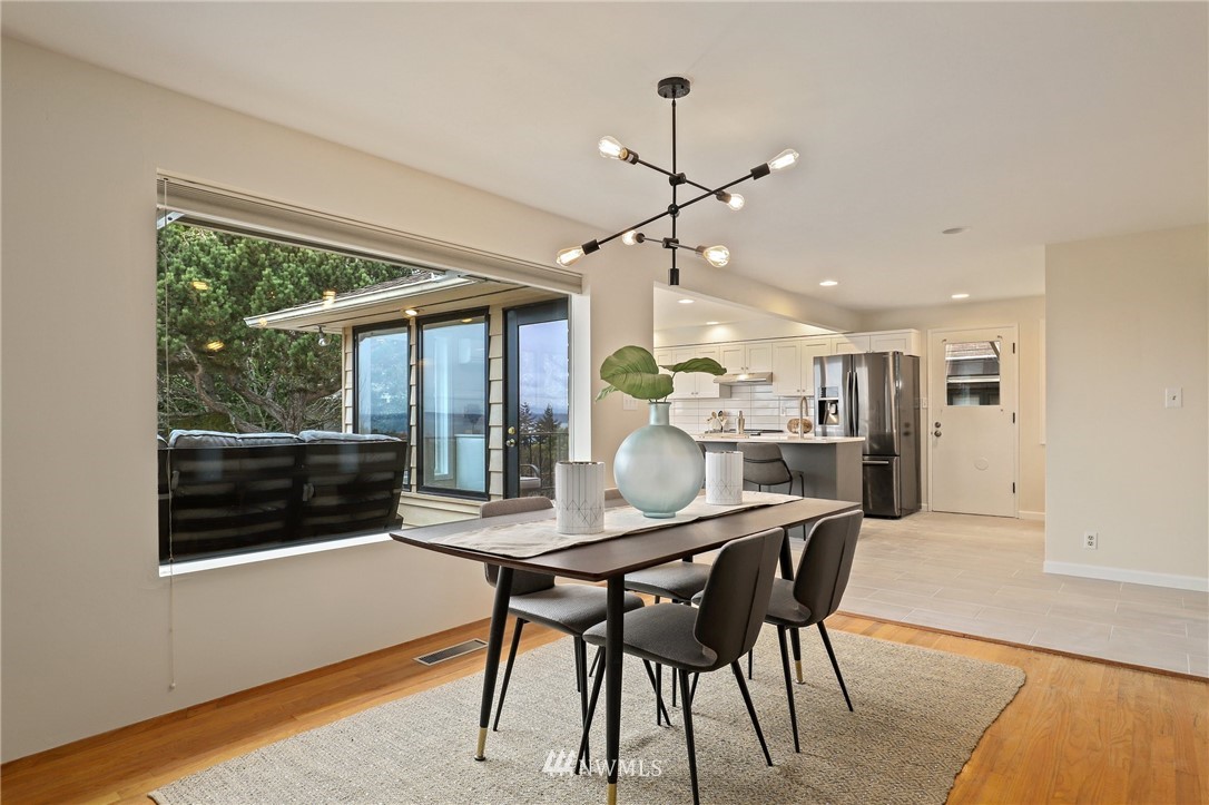 4058 Southwest Donovan Street Seattle, WA 98136 - Photo 10 of 40 Gallery Image 10