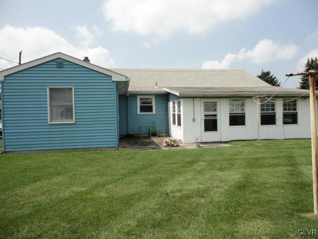 2068 Cloverdale Road Bethlehem, PA 18018 - Photo 13 of 16 Gallery Image 13