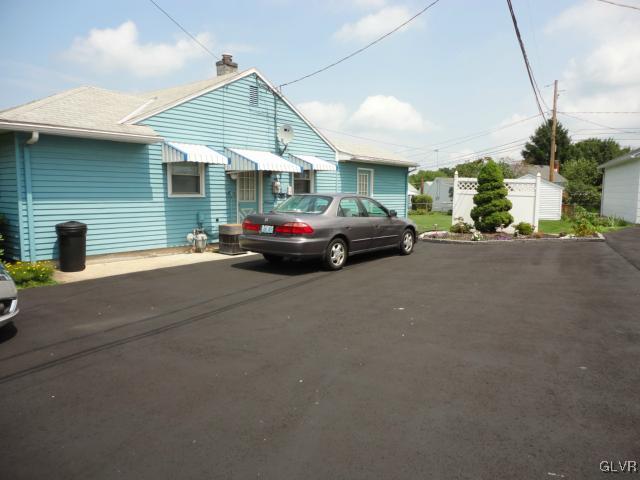 2068 Cloverdale Road Bethlehem, PA 18018 - Photo 14 of 16 Gallery Image 14