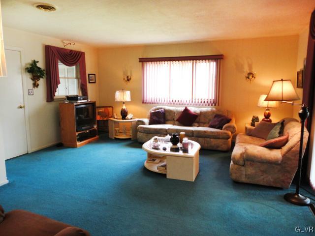 2068 Cloverdale Road Bethlehem, PA 18018 - Photo 3 of 16 Gallery Image 3