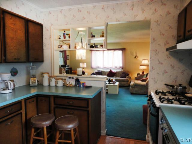 2068 Cloverdale Road Bethlehem, PA 18018 - Photo 6 of 16 Gallery Image 6