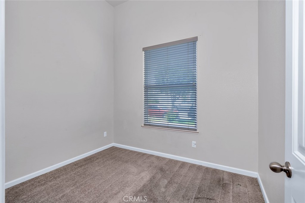 1476 Dynes Street Merced, CA 95348 - Photo 25 of 39 front bedroom