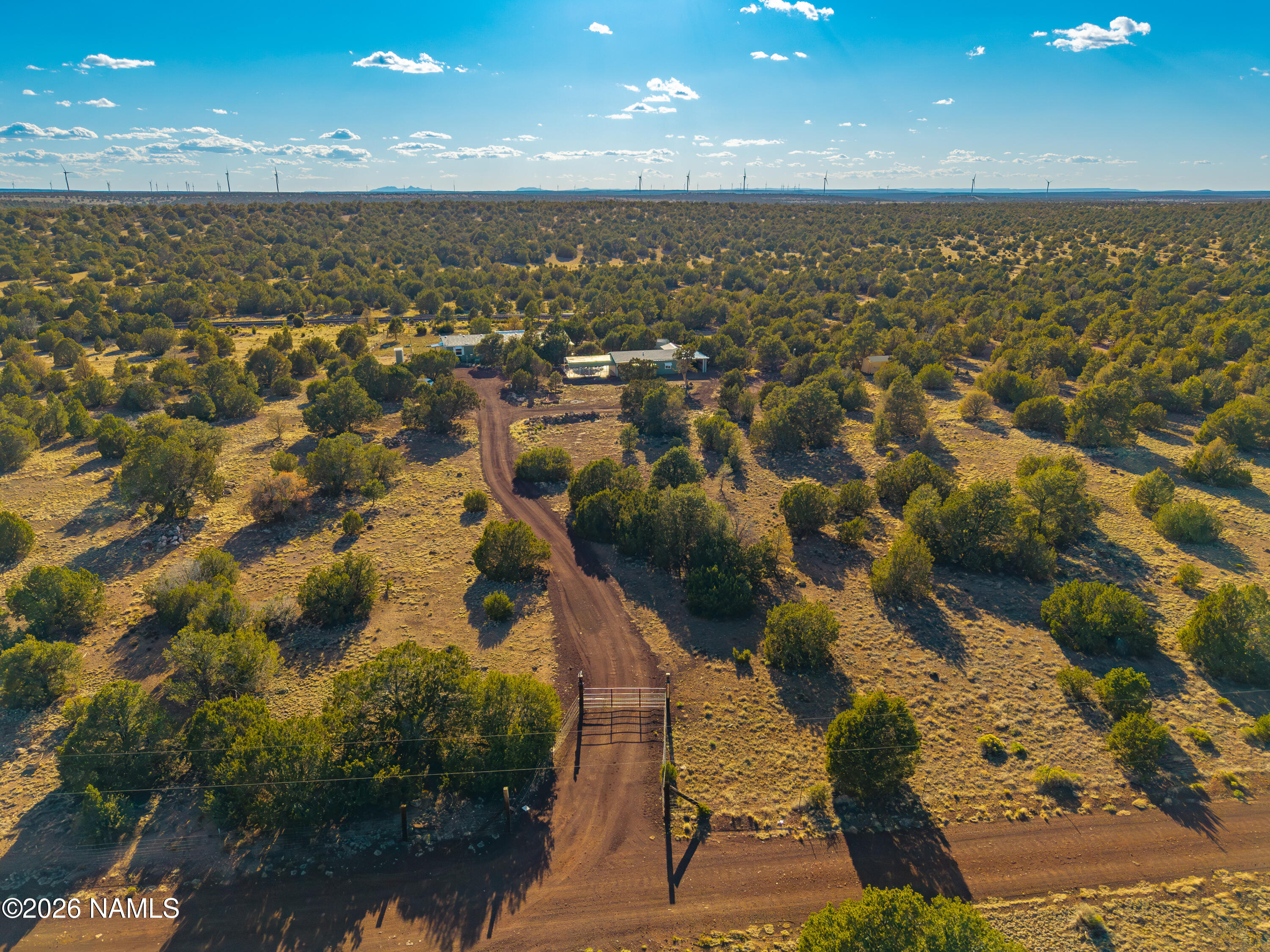 13626 Ravenwood Road Williams, AZ 86046 - Photo 36 of 40 Driveway