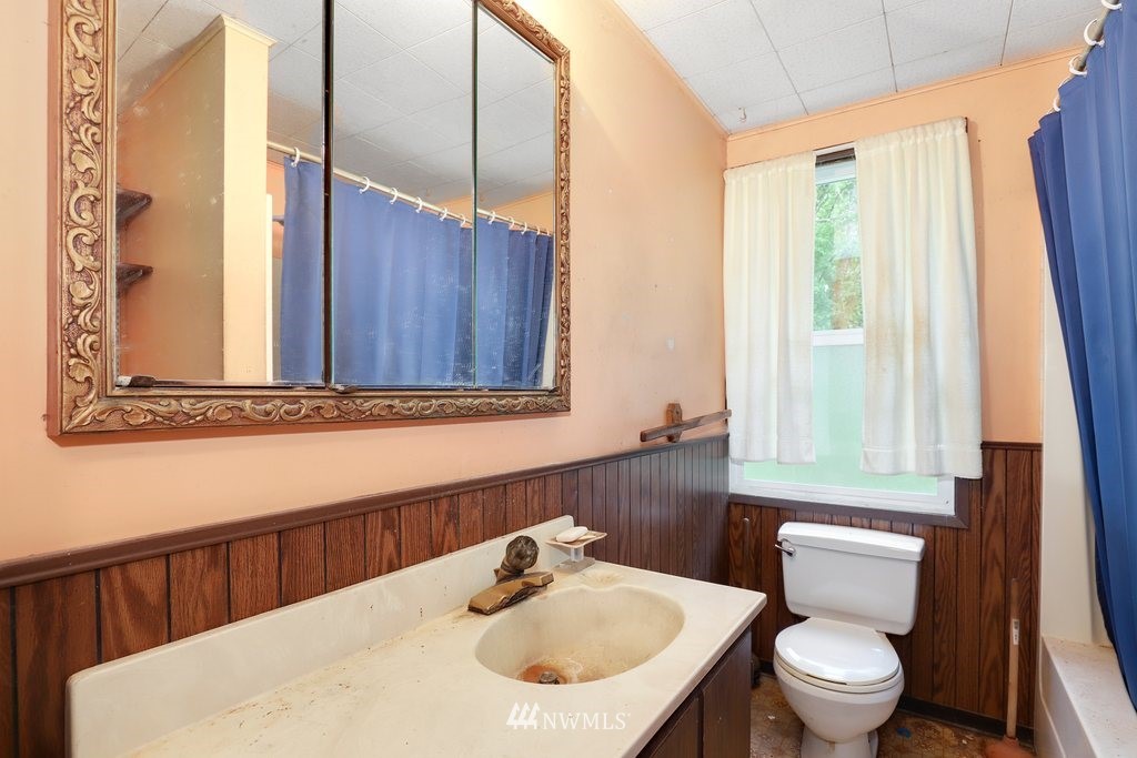 15811 Virginia Point Road Northeast Poulsbo, WA 98370 - Photo 13 of 31 Gallery Image 13