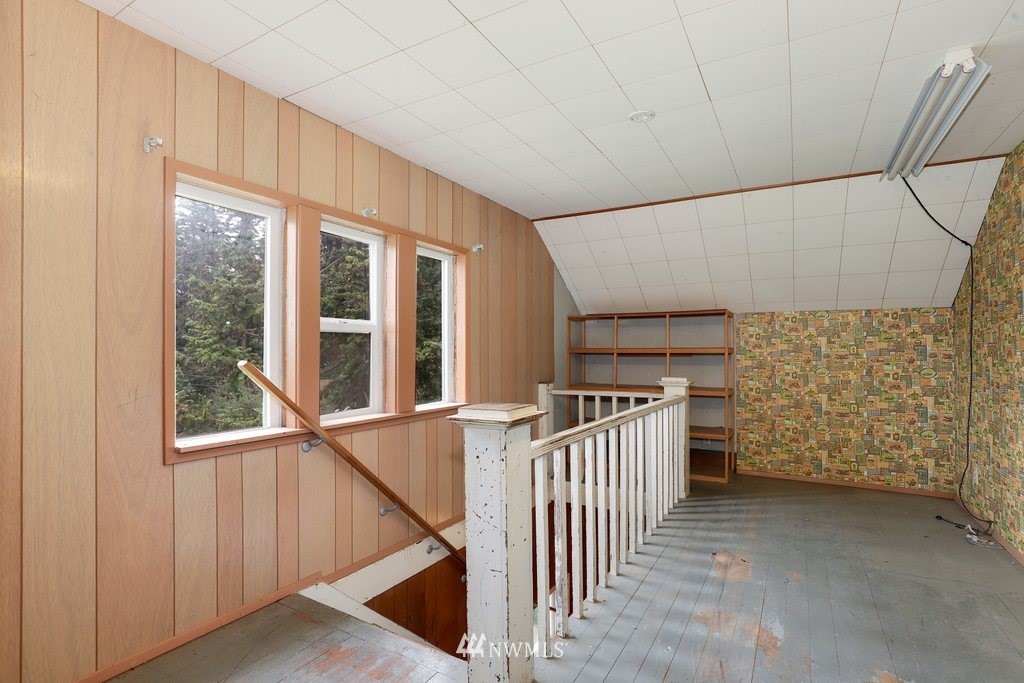 15811 Virginia Point Road Northeast Poulsbo, WA 98370 - Photo 14 of 31 Gallery Image 14