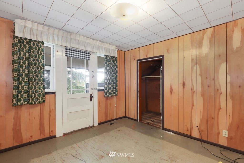 15811 Virginia Point Road Northeast Poulsbo, WA 98370 - Photo 19 of 31 Gallery Image 19