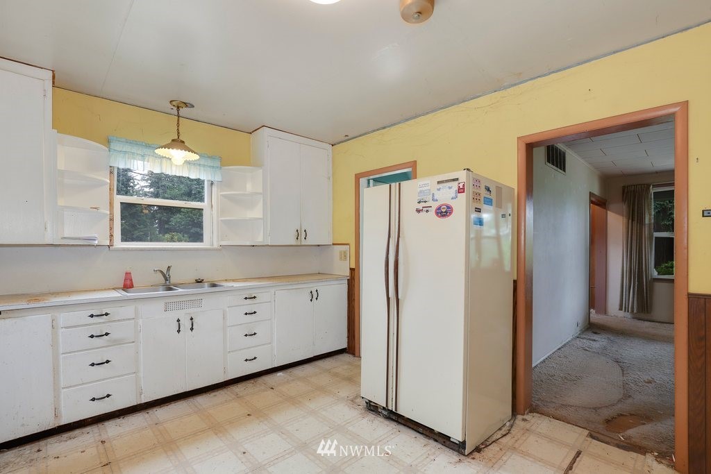 15811 Virginia Point Road Northeast Poulsbo, WA 98370 - Photo 10 of 31 Gallery Image 10