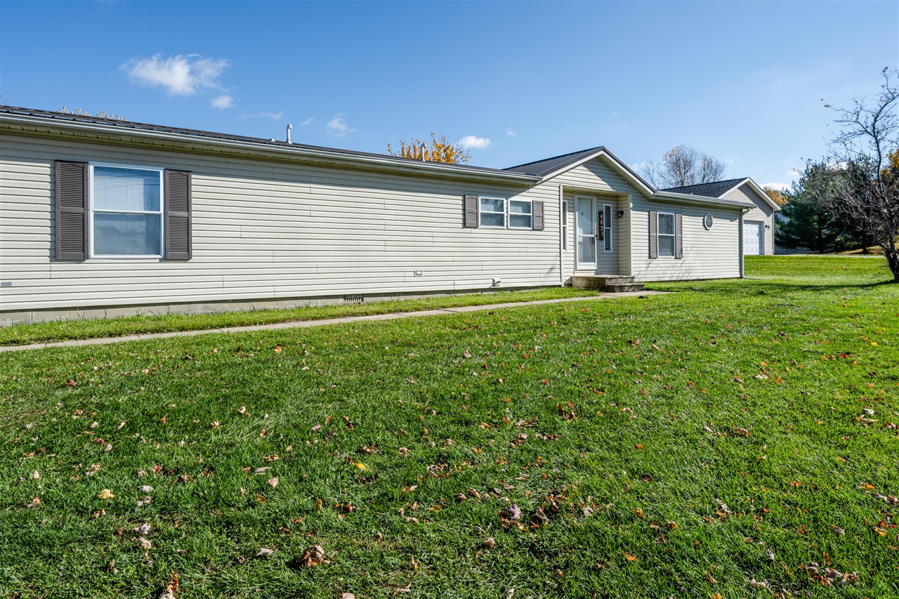 4025 Hennessey Road Coloma, MI 49038 - Photo 3 of 28 Gallery Image 3