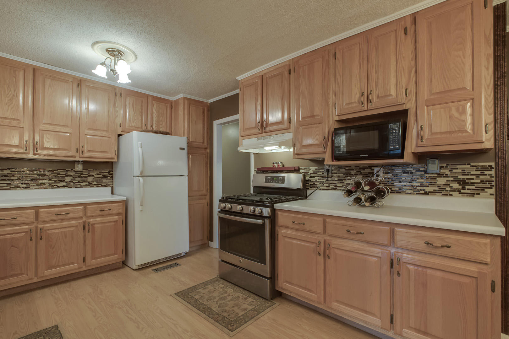 504 Meadowview Lane Decatur, TN 37322 - Photo 17 of 35 17_MeadowviewLane_504_Kitchen03
