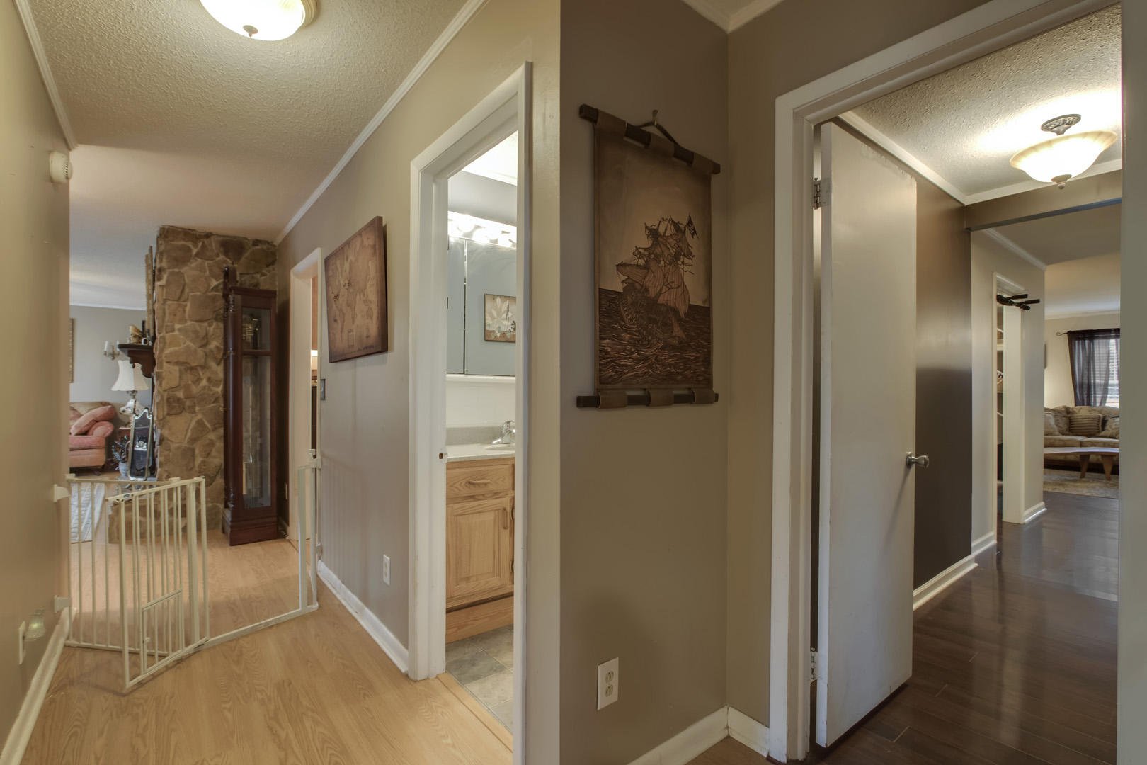 504 Meadowview Lane Decatur, TN 37322 - Photo 20 of 35 20_MeadowviewLane_504_Hall02-MasterEntry