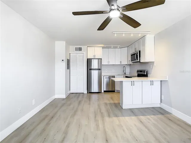 $1,300 | 4724 Walden Circle, Unit 1532, Orlando, FL 32811