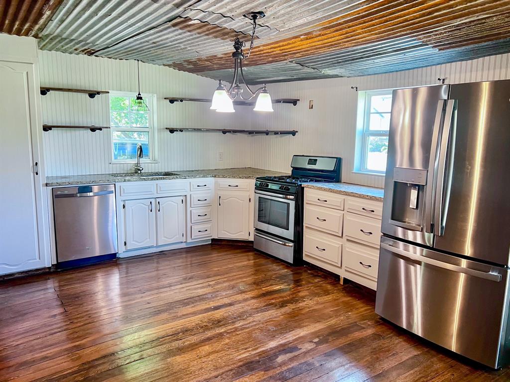 182 Douglas Street Van Alstyne, TX 75495 - Photo 7 of 23