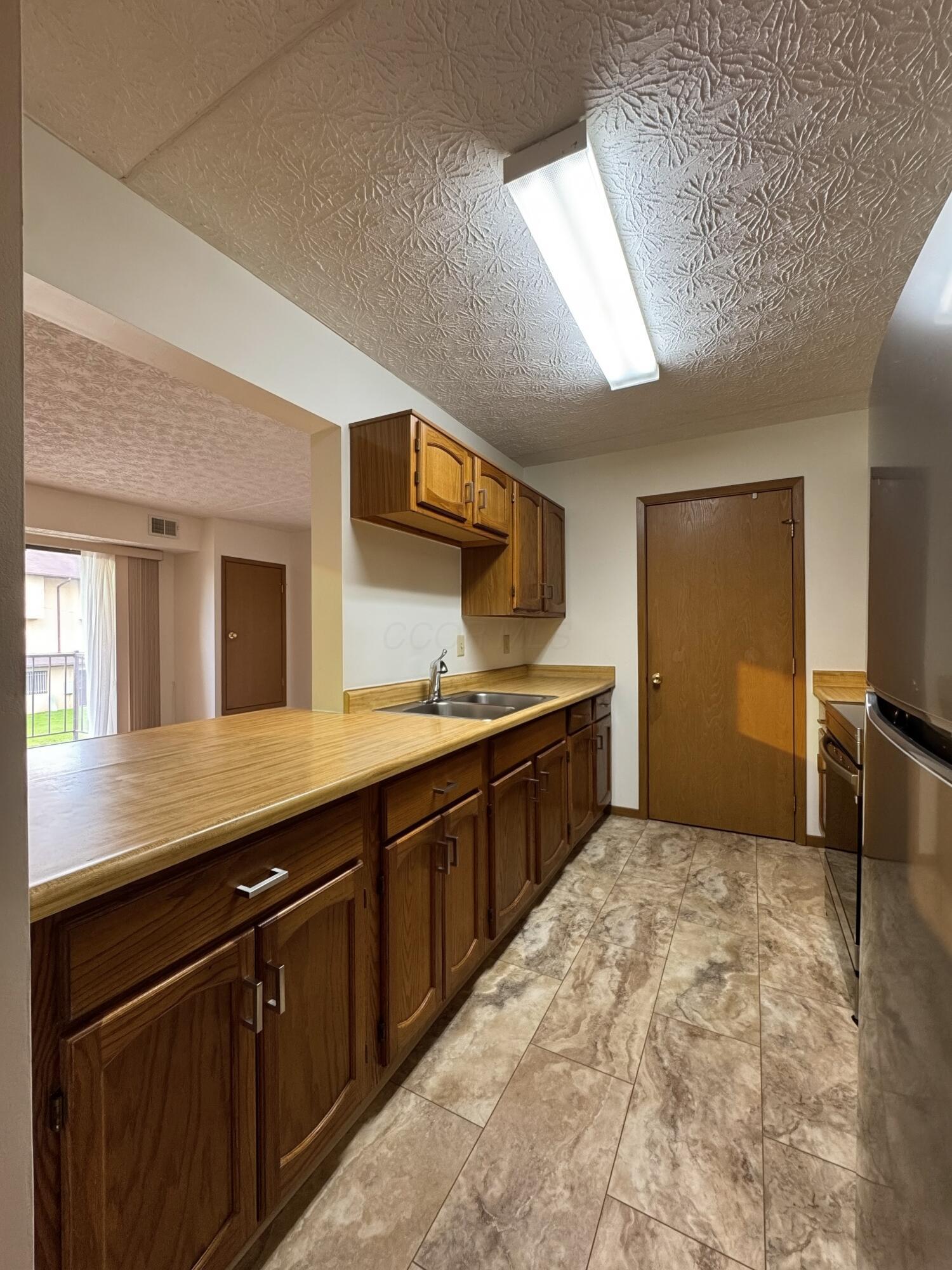 3967 Karl Road, Unit 227 Columbus, OH 43224 - Photo 5 of 39 Updated Kitchen