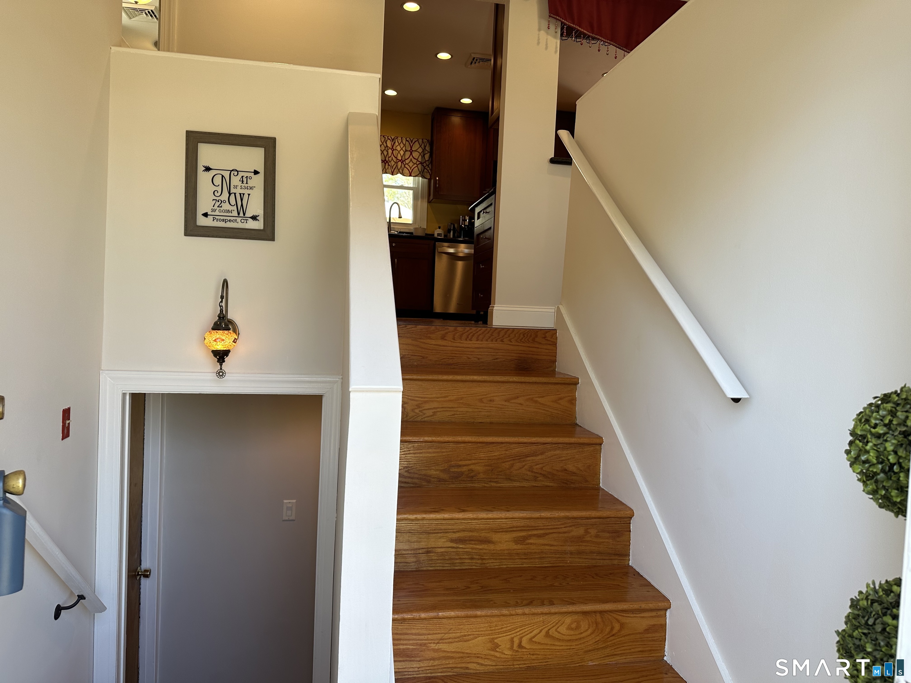 53 Scott Road Prospect, CT 06712 - Photo 29 of 39 Front Entry