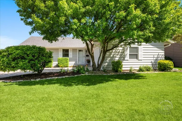 $369,900 | 2181 West Illinois Avenue, Aurora, IL 60506