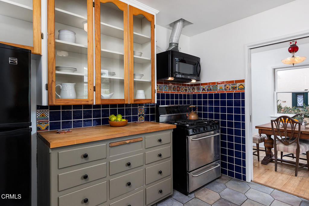 332 Stanton Street Pasadena, CA 91103 - Photo 13 of 32 332 Stanton St 021-mls