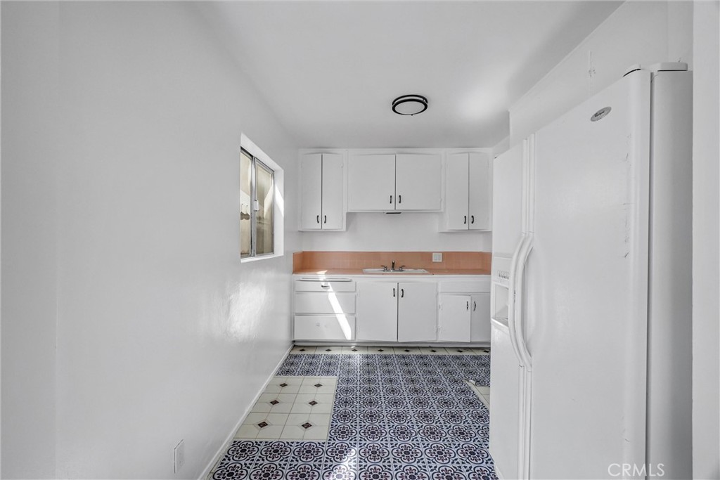 21109 South Santa Fe Avenue Carson, CA 90810 - Photo 7 of 28
