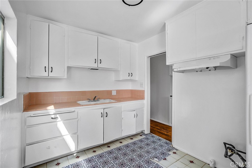 21109 South Santa Fe Avenue Carson, CA 90810 - Photo 8 of 28