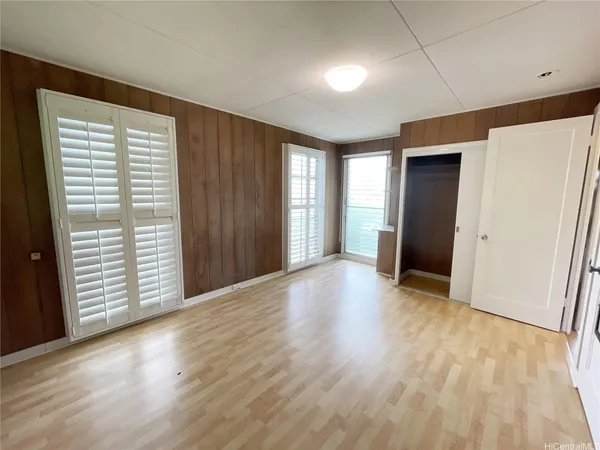 a view of walk in closet