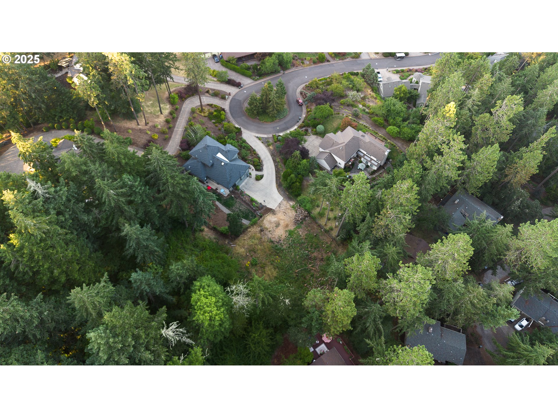 Pine View Eugene, OR 97405 - Photo 4 of 18 a black and white photo of a house