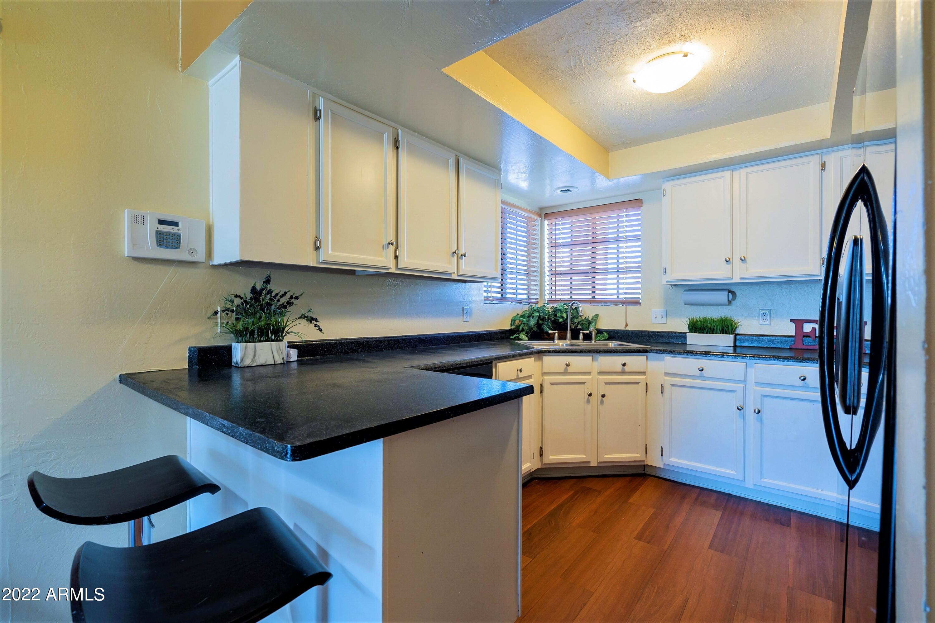 2455 East Broadway Road, Unit 19 Mesa, AZ 85204 - Photo 8 of 26 Breakfast Bar