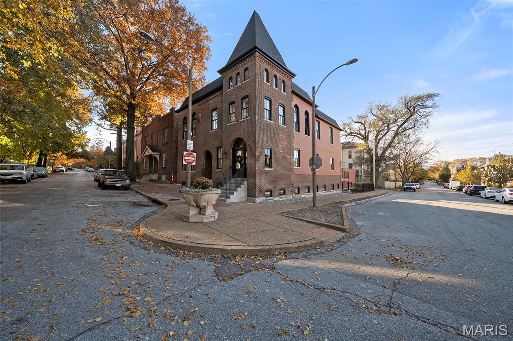 1201 MacKay Place St. Louis, MO 63104 - Photo 7 of 70