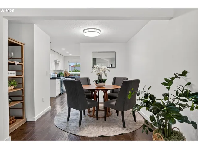 $562,500 | 21565 Southwest Alsea Court, Tualatin, OR 97062