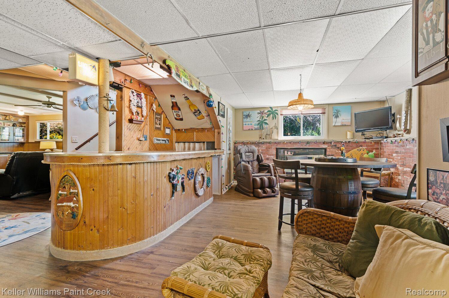 2550 Hessel Avenue Rochester, MI 48307 - Photo 21 of 35 Game room view 2 with Bar