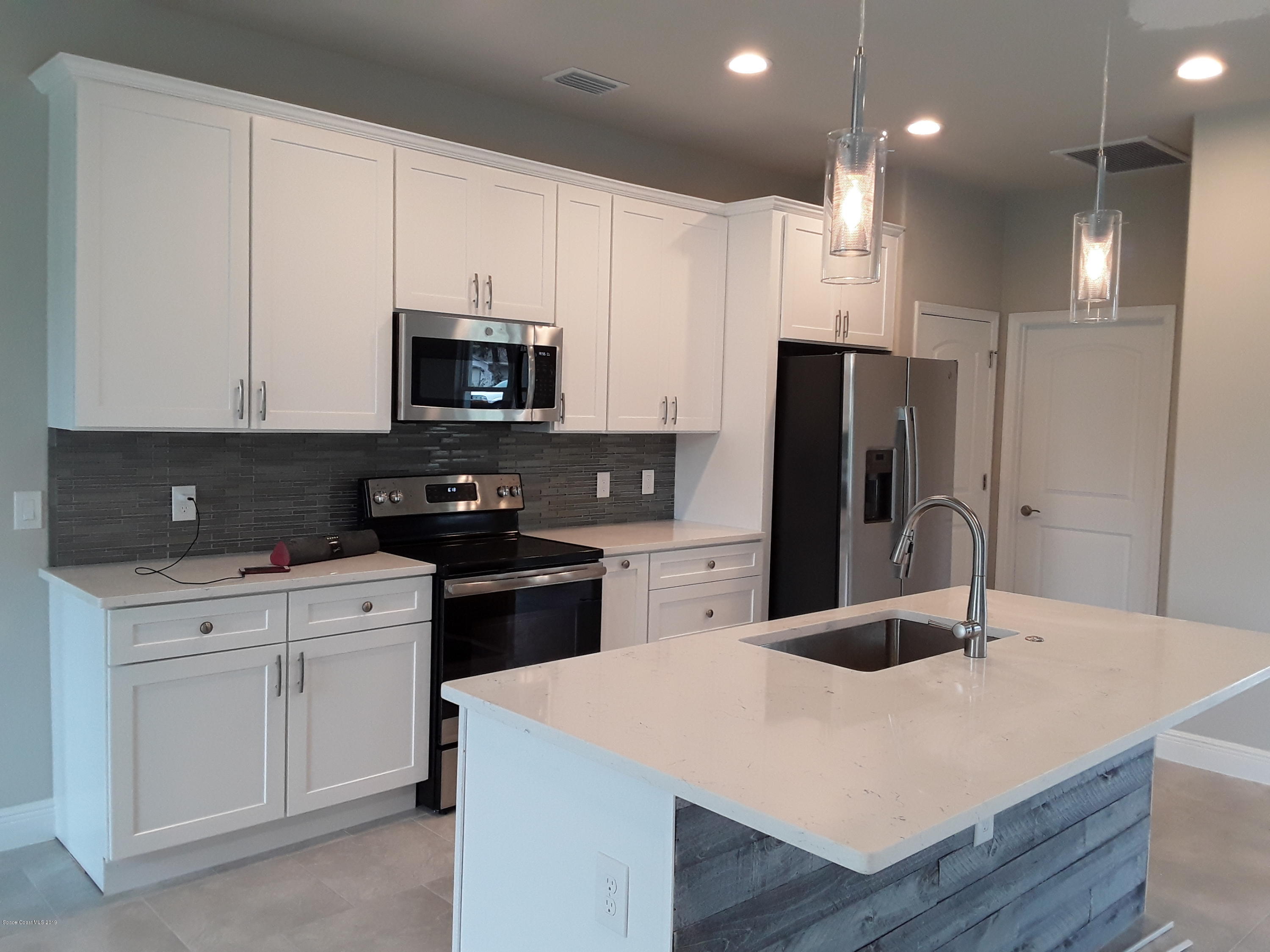 640 Airoso Road Southeast Palm Bay, FL 32909 - Photo 6 of 16 20190220_095524