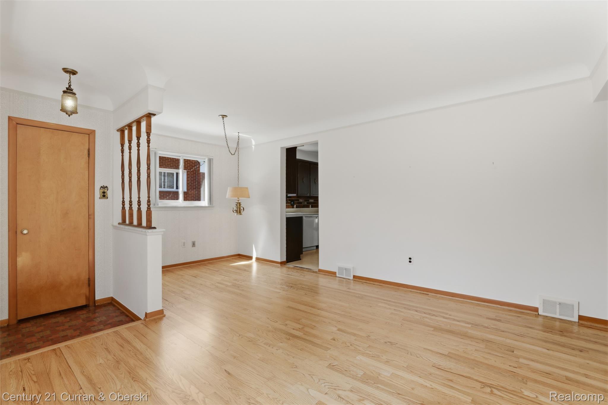 2464 Cornell Street Dearborn, MI 48124 - Photo 6 of 38