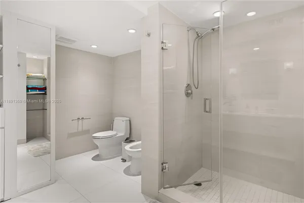 $3,000 | 101 Crandon Boulevard, Unit 379, Key Biscayne, FL 33149