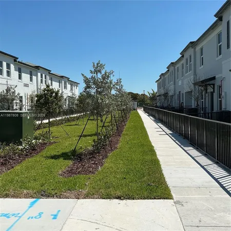 $2,300 | 15565 Southwest 280th Street, Unit 8, Homestead, FL 33032