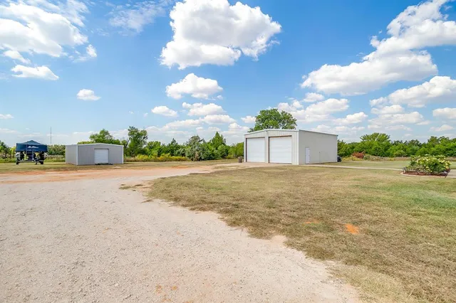 $799,000 | 2900 County Road 425, Cleburne, TX 76031